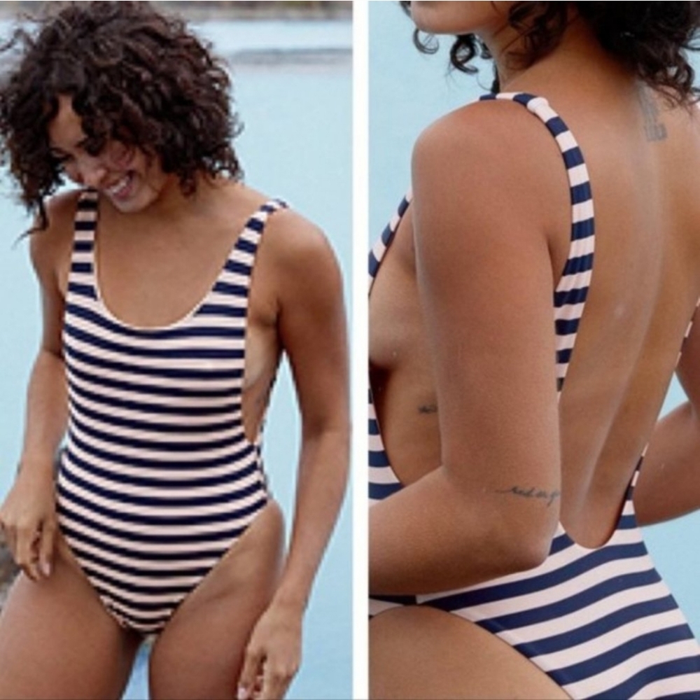 Aerie Super Scoop Stripe One Piece Swimsuit size S